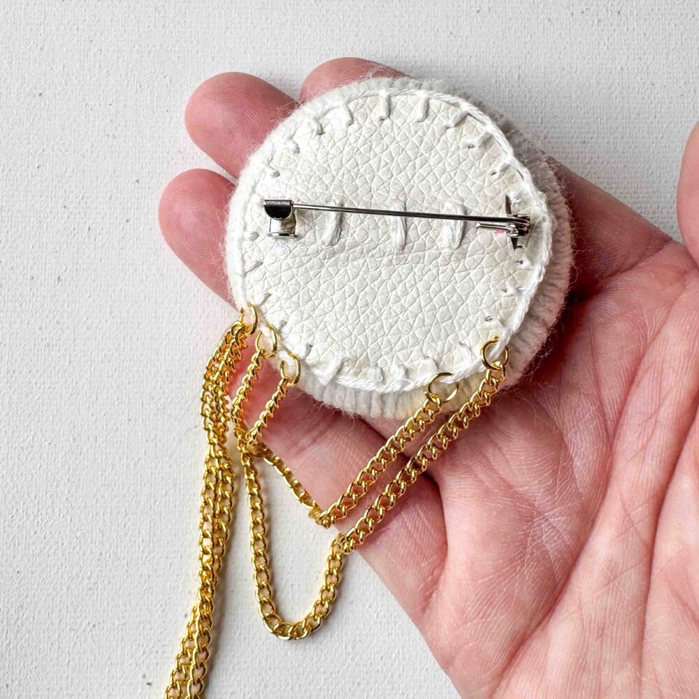 White Wool Pearl Brooch With Gold Chains - Picture 13 of 13
